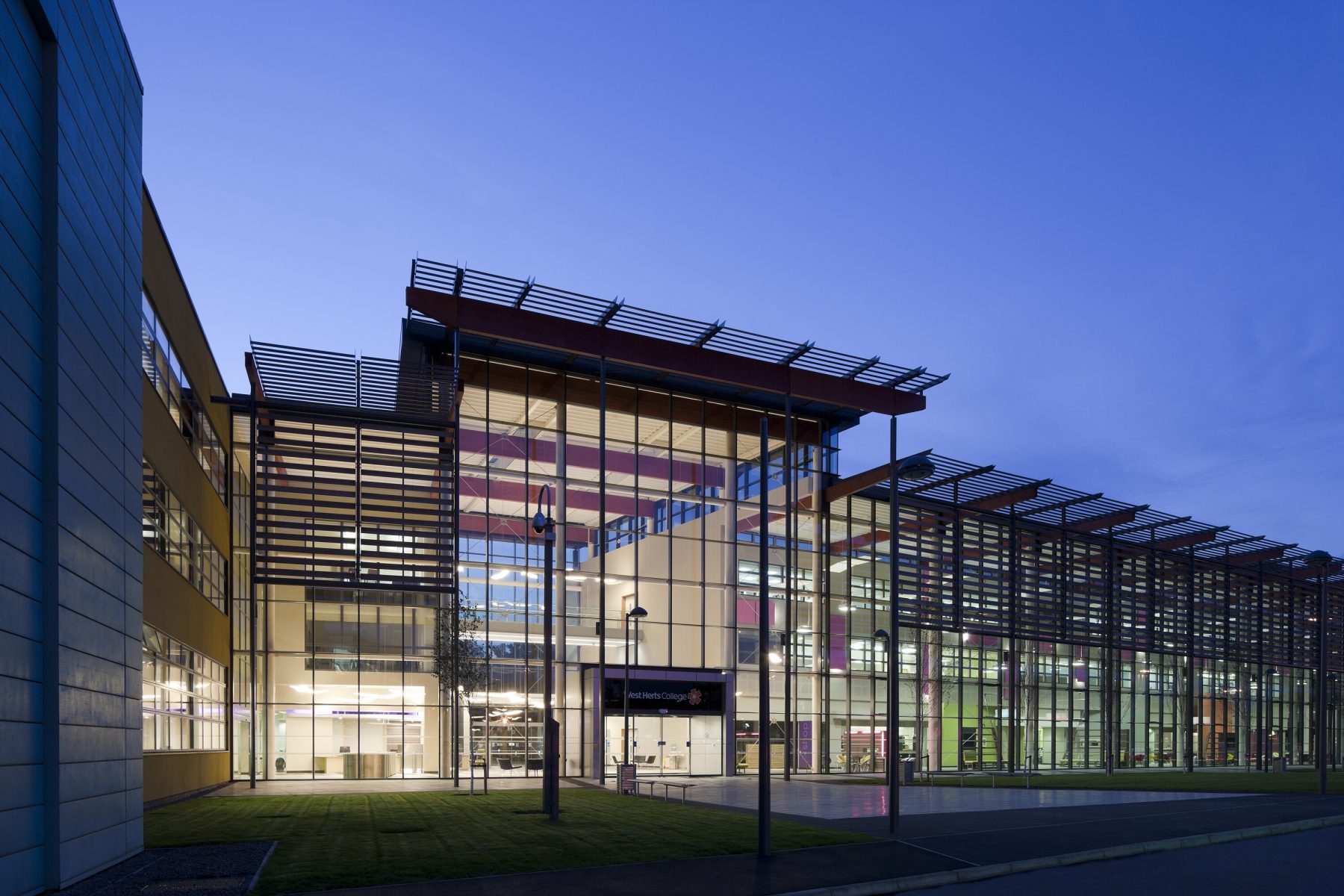 Image of the exterior of West Herts College