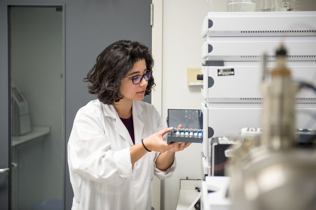 Image showing a woman working in a laboratory 